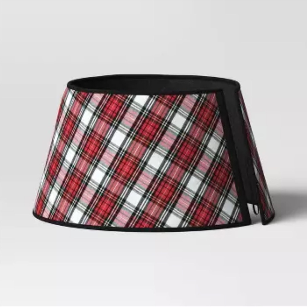NWTS Christmas Tree Skirt Collar Buffalo Plaid Red & Black Holiday Decor